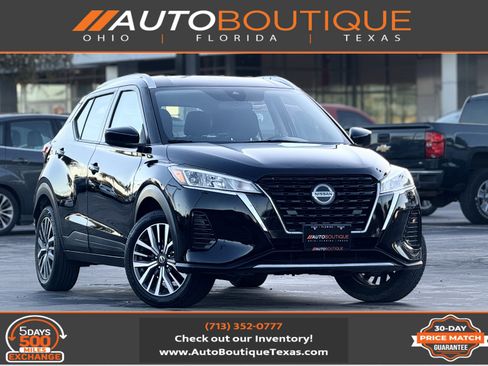 Used 2021 Nissan Kicks SV image 1
