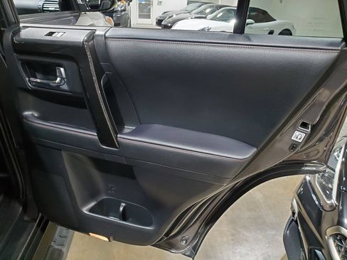 Used 2021 Toyota 4Runner Venture w/ Moonroof Package AWD/4WD image 21
