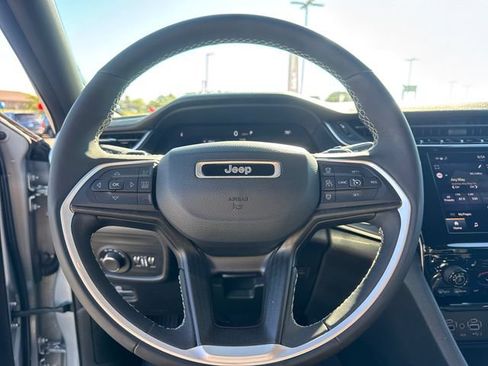Used 2023 Jeep Grand Cherokee L Laredo AWD/4WD image 21