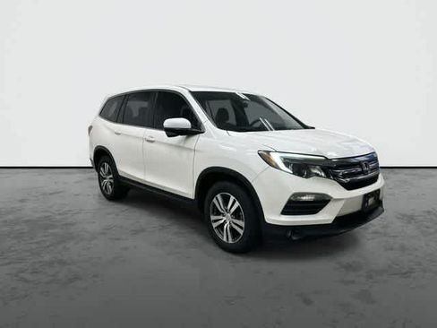 Used 2017 Honda Pilot EX image 5