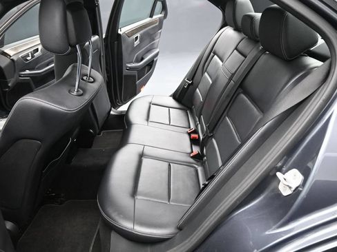 Used 2014 Mercedes-Benz E 350 Sedan image 19