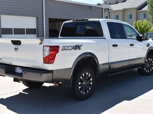 Used 2017 Nissan Titan PRO-4X AWD/4WD image 5