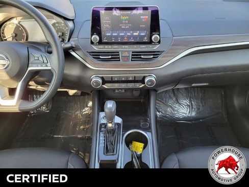 Used 2024 Nissan Altima 2.5 SV image 18