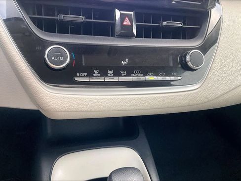 Used 2023 Toyota Corolla LE FWD image 30