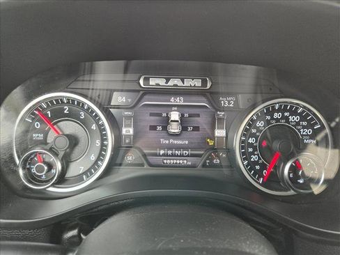 Used 2022 RAM 1500 Laramie w/ Laramie Southwest Edition image 11