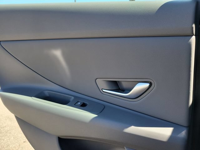 Certified 2025 Hyundai Elantra SEL FWD image 23