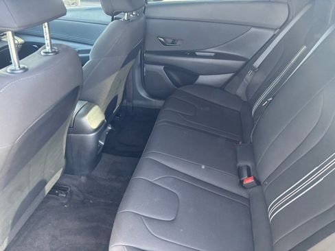 Used 2025 Hyundai Elantra Sport image 18