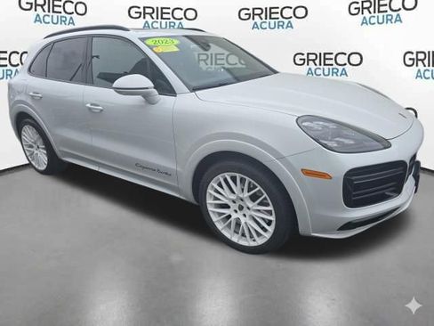 Used 2023 Porsche Cayenne Turbo AWD/4WD image 1