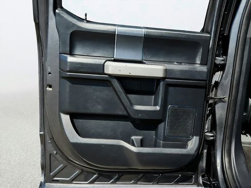 Used 2019 Ford F150 Lariat w/ Equipment Group 502A Luxury AWD/4WD image 25