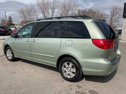Used 2010 Toyota Sienna LE image 4