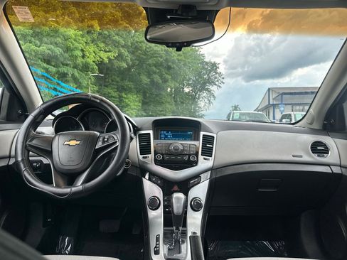 Used 2011 Chevrolet Cruze LS w/ Connectivity Package FWD image 10