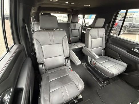 Used 2023 Chevrolet Suburban RST w/ Luxury Package image 33