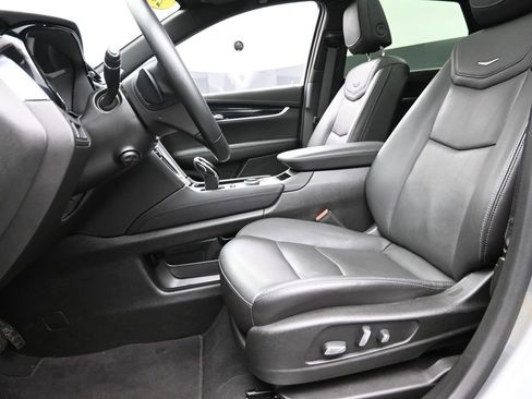 Used 2025 Cadillac XT5 Premium Luxury image 19