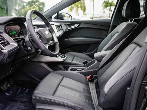 Used 2023 Audi Q4 e-tron Premium Plus w/ Premium Plus image 17