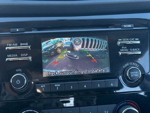 Used 2018 Nissan Rogue Sport S image 27