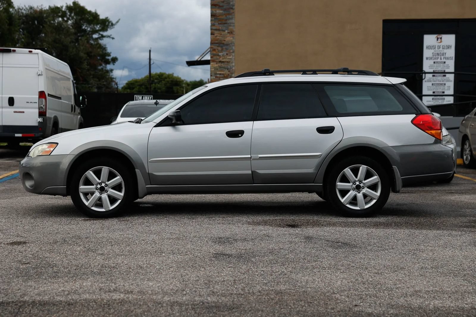 Used 2006 Subaru Outback 2.5i AWD/4WD image 2