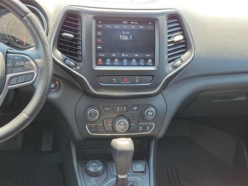 Used 2021 Jeep Cherokee Latitude Lux w/ Comfort/Convenience Group AWD/4WD image 22