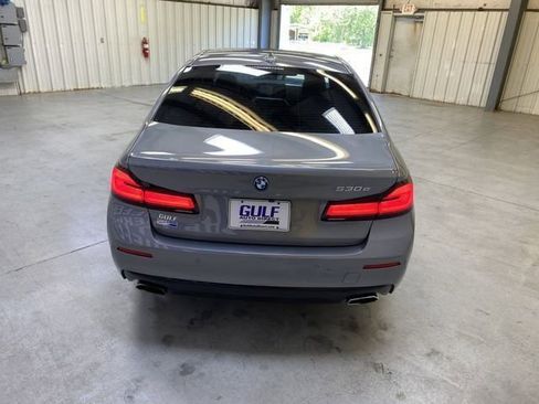 Used 2023 BMW 530e w/ Premium Package image 7