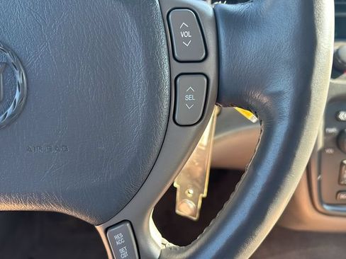 Used 2005 Cadillac De Ville w/ Equipment Group FWD image 21