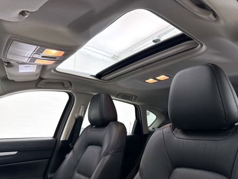 Used 2023 MAZDA CX-5 AWD 2.5 S w/ Preferred Package image 4