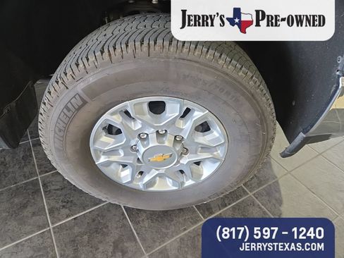 Used 2022 Chevrolet Silverado 3500 LTZ w/ LTZ Texas Edition AWD/4WD image 4