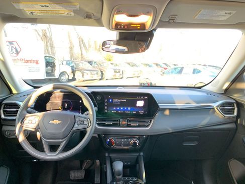 Used 2025 Chevrolet TrailBlazer LT w/ Driver Confidence Package image 31