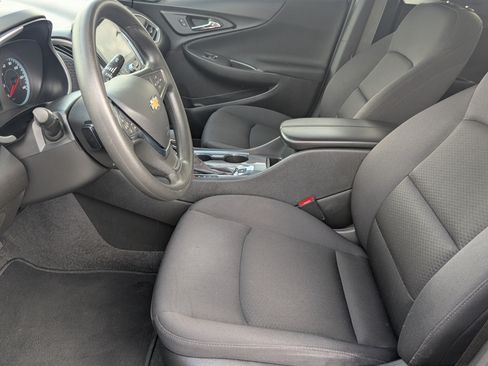 Used 2025 Chevrolet Malibu LT FWD image 13