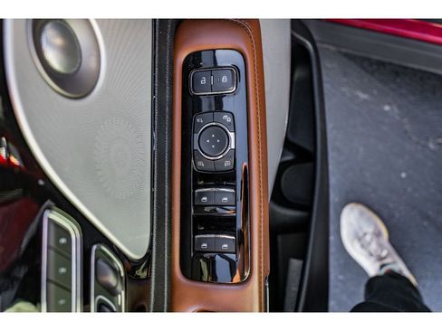 Used 2021 Lincoln Aviator Reserve w/ Equipment Group 202A image 8