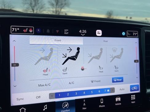 Used 2024 Chrysler Pacifica Limited w/ Trailer Tow Group image 10