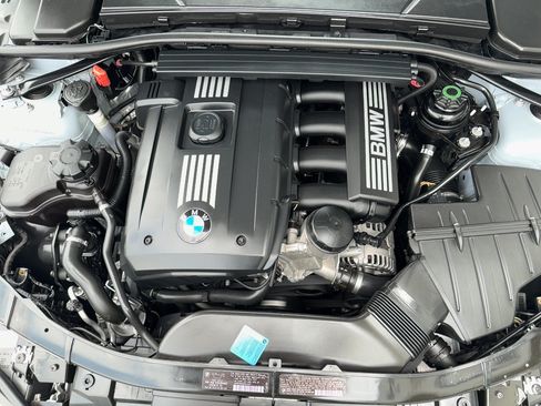 Used 2011 BMW 328i xDrive Sedan AWD/4WD image 29