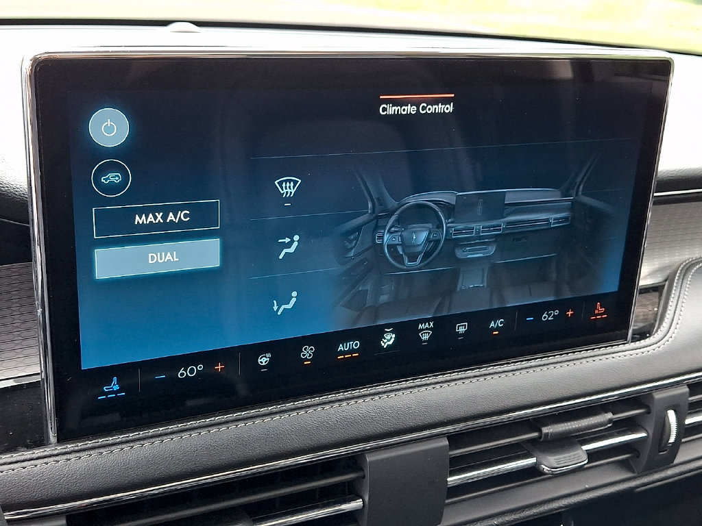 Used 2023 Lincoln Corsair AWD w/ Equipment Group 101A image 19