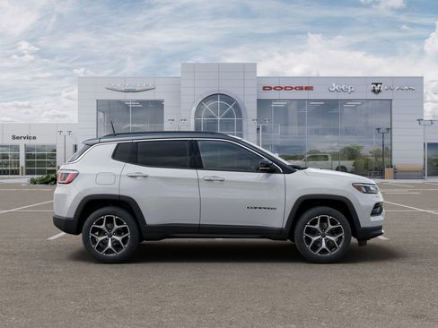 New 2026 Jeep Compass Limited w/ Sun, Sound & Navigation Group AWD/4WD image 22