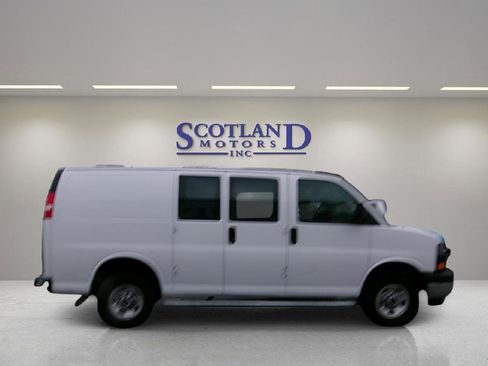 Used 2024 GMC Savana 2500 w/ Driver Convenience Package RWD image 4