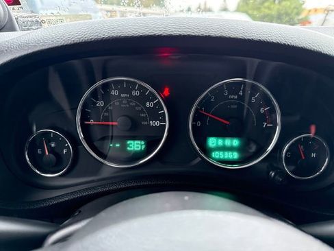 Used 2012 Jeep Wrangler Unlimited Sahara w/ Connectivity Group image 19