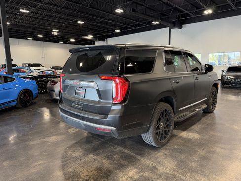 Used 2022 GMC Yukon SLT AWD/4WD image 2