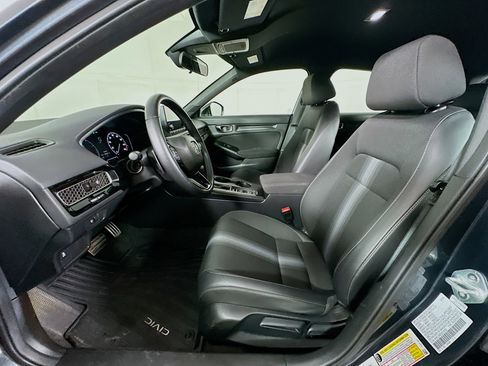 Used 2025 Honda Civic Sport image 13