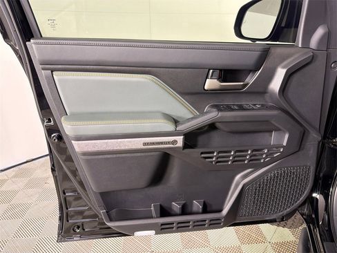 Used 2025 Toyota Tacoma Trailhunter image 10