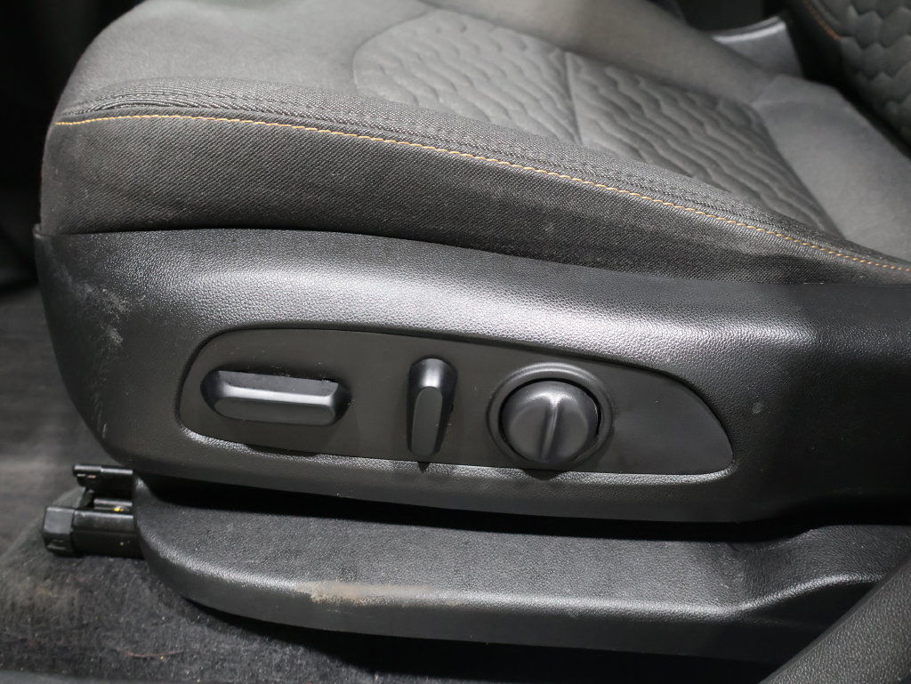 Used 2020 Chevrolet Equinox LT AWD/4WD image 19
