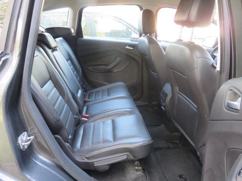 Used 2017 Ford C-MAX SE w/ Equipment Group 202A FWD image 19