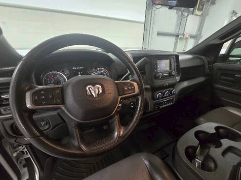 Used 2024 RAM 2500 Tradesman w/ Chrome Appearance Group AWD/4WD image 13