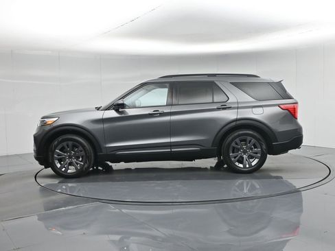Used 2023 Ford Explorer XLT w/ Equipment Group 202A image 28