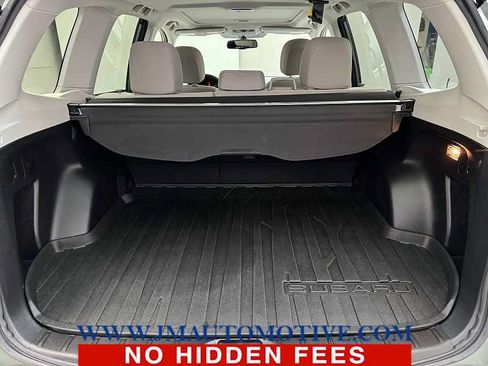 Used 2016 Subaru Forester 2.5i Premium w/ All-Weather Package AWD/4WD image 17