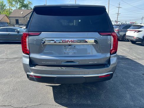 Used 2022 GMC Yukon XL SLT AWD/4WD image 6