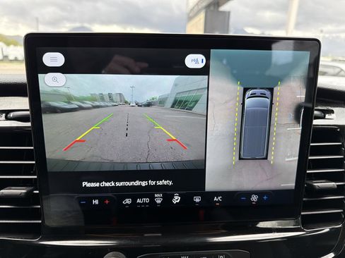 Used 2023 Ford Transit 350 XLT image 21