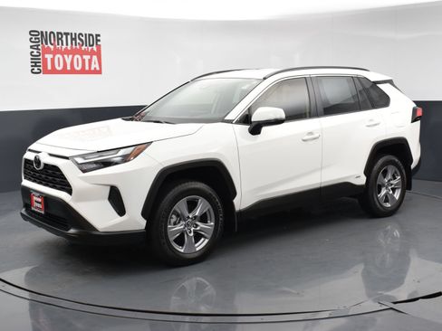 Used 2025 Toyota RAV4 LE AWD/4WD image 8