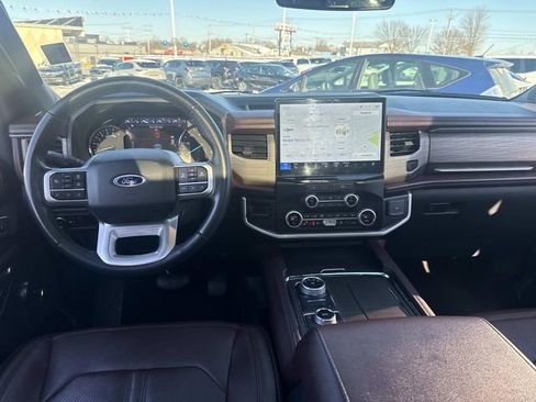 Used 2024 Ford Expedition Limited image 14