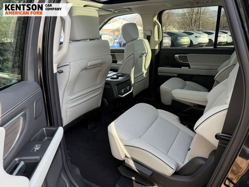 Used 2025 Ford Expedition Max Platinum w/ Platinum Ultimate Package image 37