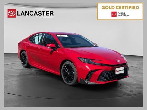 Certified 2025 Toyota Camry SE FWD image 1