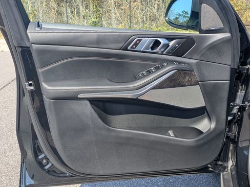 Used 2024 BMW X5 xDrive40i w/ Premium Package image 19