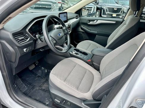 Used 2020 Ford Escape SE image 9